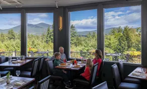 White Mountain Hotel and Resort - Restaurant