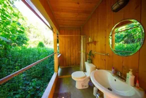 Kirpal Meditation and Ecological Center - Salle de bain