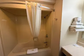 Iron Mountain Inn & Suites MI US 2 - Bathroom