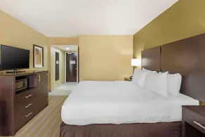 Best Western Plus Thornburg Inn & Suites - Habitación