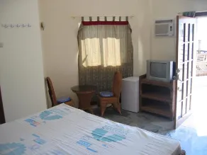 Dolphinbay Beachfront & Dive Resort - Room