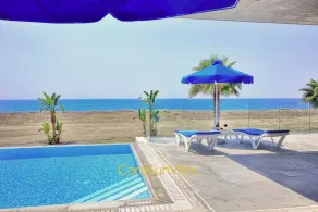 Blue - Beach Front Spectacular Villa Sleeps 10 - Pool