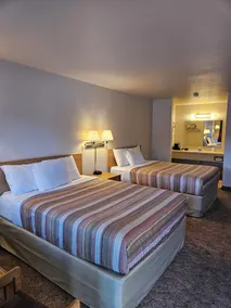 Yellowstone River Motel - Room