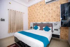 Shri Radhe Radhe Paying Guest House - Room