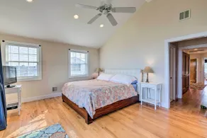 Luxe East Quogue Waterfront Home w / Sandy Beach! - Interiör