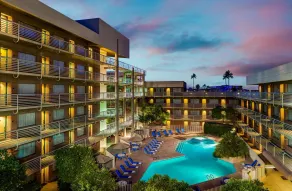 DoubleTree Suites by Hilton Phoenix - Piscine