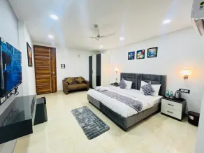 Aroma Hotel Sultanpur - Quarto