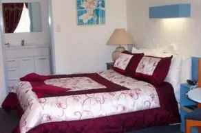 Colonial Inn Motel - Room
