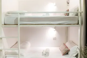Oon Poshtel x Cafe - Room