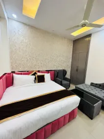 Shree Jee Hotel - NIT Faridabad - Room