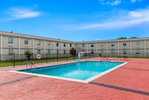 Suburban Studios Chester I-95 - Piscine