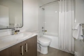 Coast Penticton Hotel - Badrum
