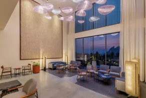 Avisa Hotel & Resort Abu Road - Luxury Pool & Mountain View - Rezeption