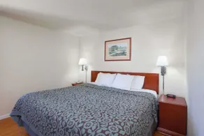 Days Inn by Wyndham Orange Anaheim - Chambre