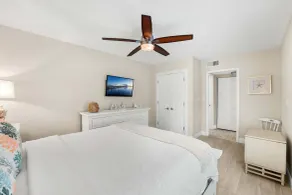 1045 Wave Crest Avenue - Rom