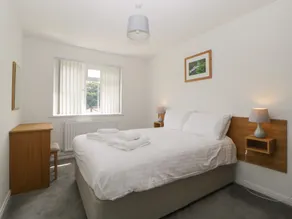 Harcombe House Bungalow 6 - Habitación