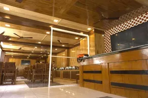 Hotel Vasudeva Inn - Restaurant