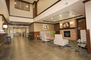 Holiday Inn Express Hotel & Suites Vernon by IHG - Interior entrance