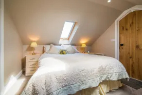 Super Spacious Barn Conversion With Free Wifi, Netflix Fireplace - Room
