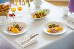 Luke Plaza Hotel - Restaurante