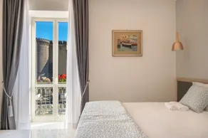 MAIN - Municipio - Room