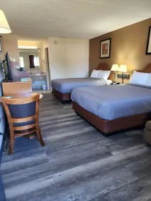 Quality Inn Middleburg Heights near Cleveland Airport - Chambre