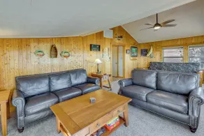 Grand Lake Waterfront Home: 2 Boat Docks - Interiör