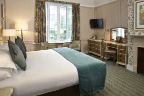 Sir Christopher Wren Hotel - Room