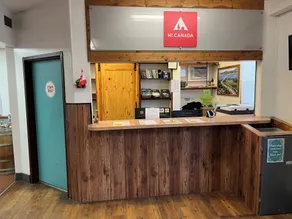  HI Kelowna Hostel - Réception