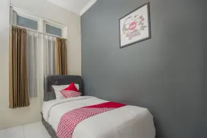 OYO Life 647 Irooms Homestay - Zimmer