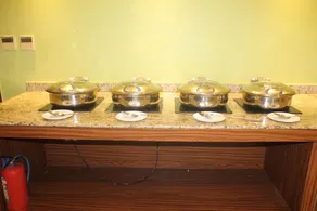 THE J K Hotel C R Park - Restaurant