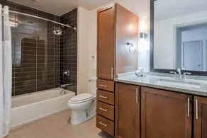 CozySuites at LTV - Badezimmer