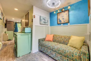 The Humming Bird Suite - Affordable Lakefront Fun - Interiør