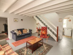 Limestone Cottage - Living area