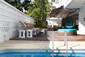 Oasis Hotel Waikiki - Piscina