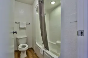 Motel 6-Flagstaff, AZ - Butler - Badezimmer