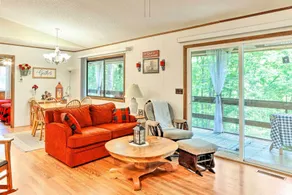 Quaint Murphy Cabin in Serene Wooded Setting! - Innvendig