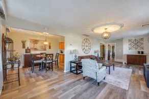 The Village Loft ~ Boutique Dtwn New London Stay - Innvendig