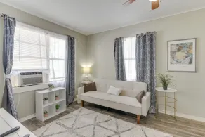 ~ 1 Mi to the Strand: Central Unit in Galveston! - Interior