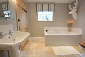 Bird Cottage, Burgh - Bathroom