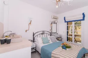 TERRA FOS NAXOS STUDIOS - Rum