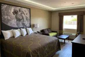 Super 8 by Wyndham Kingwood Houston North - Chambre
