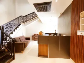 HOTEL MONDAY - Comfortable & Safe Stays - Vestíbulo