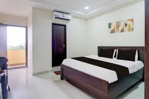 Hotel O Ramavarapadu Near PVR Icon - Room