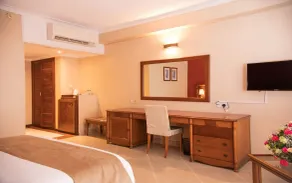 Golden Tulip Dar Es Salaam - Room