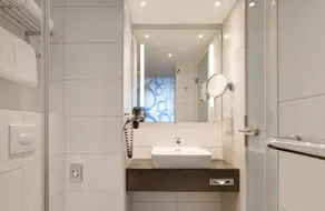 Holiday Inn Berlin City East Side by IHG - Bathroom
