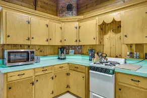 Rustic Cabin w/ Squam Lake Access & Fireplace! - Innvendig