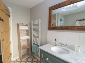 Kingfishers - Bathroom