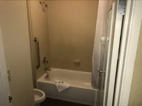 Quality Inn & Suites Ann Arbor Hwy 23 - Salle de bain
