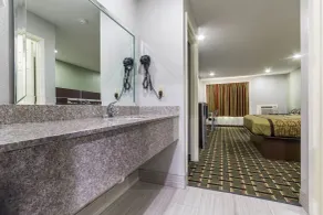 Scottish Inn and Suites Tomball - Salle de bain